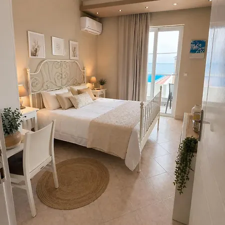 Delfini & 3* Archangelos (Rhodes)